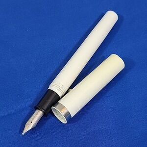 Vintage Mid Century Sheaffer No Nonsense Fountain Pen In‎ White Made In USA Flaw